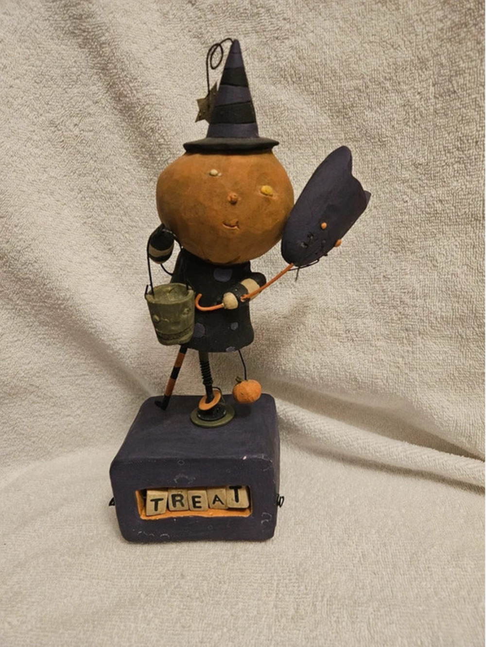 Midwest of Cannon Falls Halloween Pumpkin Witch Cat Folk Art 11" Treat
